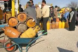 فرماندار خاش: توزیع گاز با قیمت مصوب در سطح شهرستان در حال انجام است