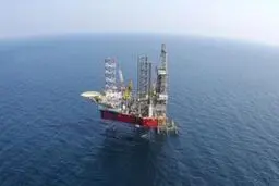نصب سکوی تولید گاز فاز ۱۶ میدان گازی پارس جنوبی در خلیج فارس آغاز شد