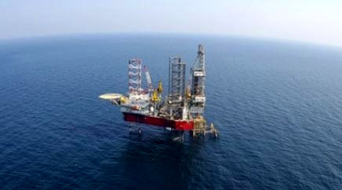 نصب سکوی تولید گاز فاز ۱۶ میدان گازی پارس جنوبی در خلیج فارس آغاز شد
