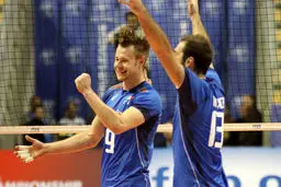 بیست و پنجمین دوره لیگ جهانی والیبال با پیروزی تیم‌های ایتالیا و آمریکا  آغاز شد