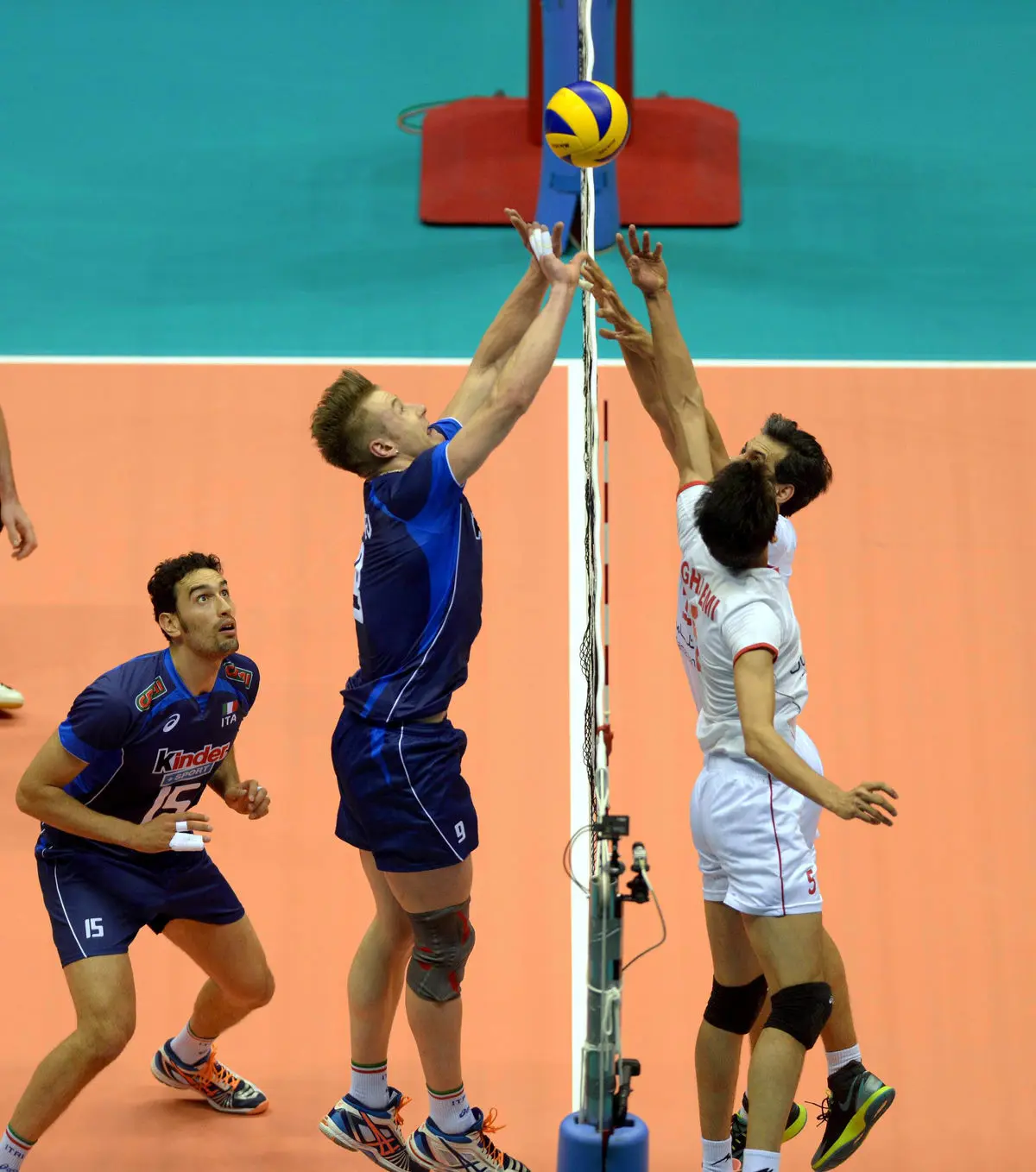 شهرام محمودی، امتیازآورترین بازیکن تیم ملی والیبال در دیدار برابر ایتالیا بود