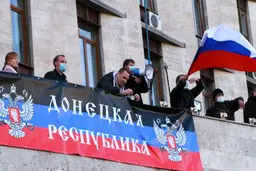 صدها ساکن شهر دونتسک خواهان حفاظت دولت روسیه از خود شدند