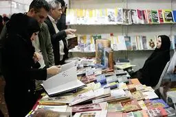 معاون فرهنگی ارشاد بر تجدیدنظر در خصوص نمایشگاه‌های استانی كتاب تاكید كرد