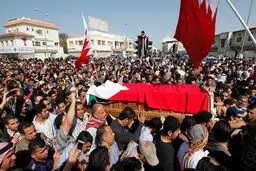 صدها بحرینی پیکر شهید 