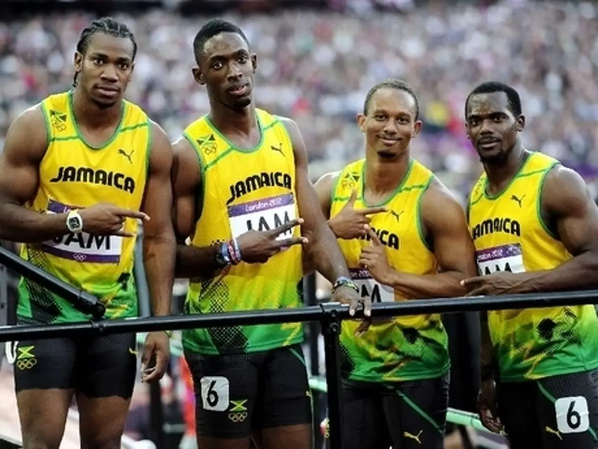 رکورد دو ۴ در ۲۰۰ متر امدادی جهان شکست