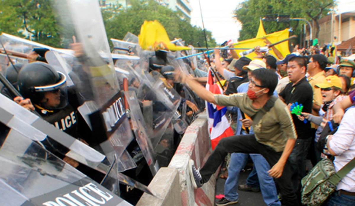 تایلندی‌های معترض به کودتا در بانکوک تظاهرات کردند
