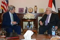 محمود عباس در گفتگو با جان کری: تشکیل دولت وحدت تاثیری بر سیاست خارجی ندارد