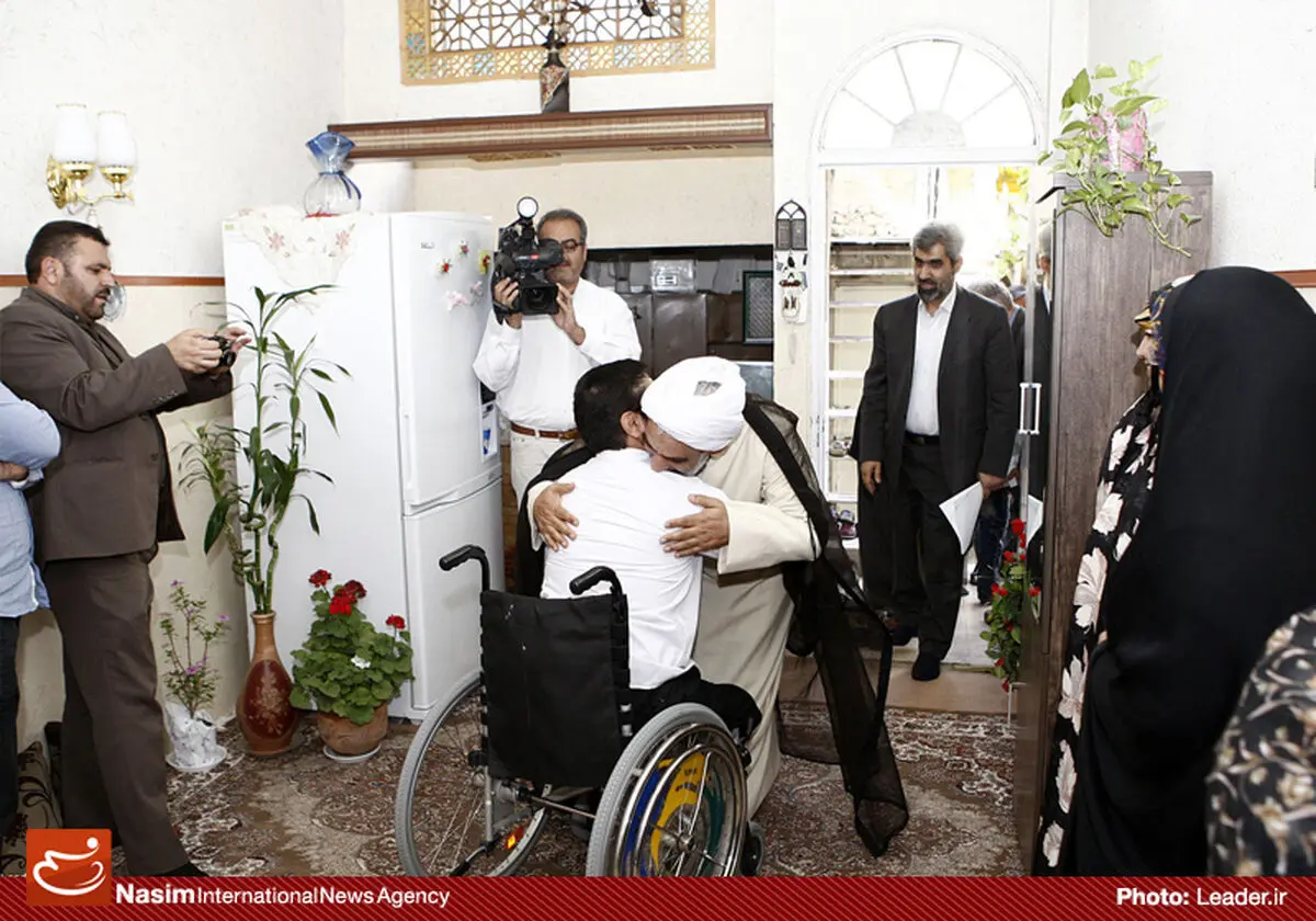 گزارش تصویری:: اعزام هیئت‌هایی از جانب رهبر معظم انقلاب برای عیادت از جانبازان دفاع مقدس