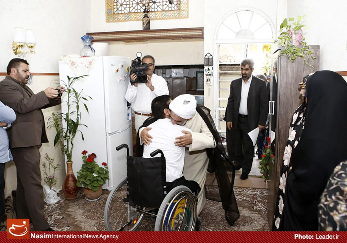 گزارش تصویری:: اعزام هیئت‌هایی از جانب رهبر معظم انقلاب برای عیادت از جانبازان دفاع مقدس