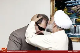 نمایندگان رهبر معظم انقلاب از جانبازان تجلیل کردند