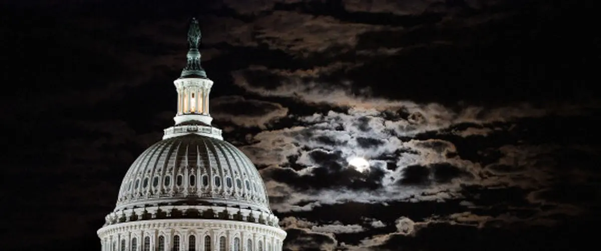 کاخ سفید از کنگره به دلیل تبادل زندانیان با طالبان عذرخواهی کرد