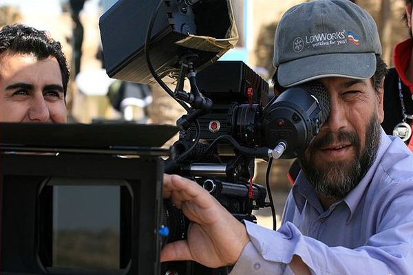 حمید بهمنی: سینما به تاریخ انقلاب، جفای بزرگی كرده است