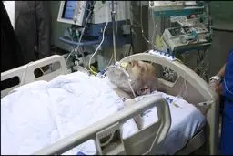 مسئول دفتر رهبر معظم انقلاب به عیادت آیت‌الله مهدوی کنی رفت