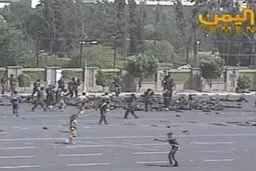 حمله انتحاری به پایگاه ارتش یمن ۱۵ كشته برجای گذاشت