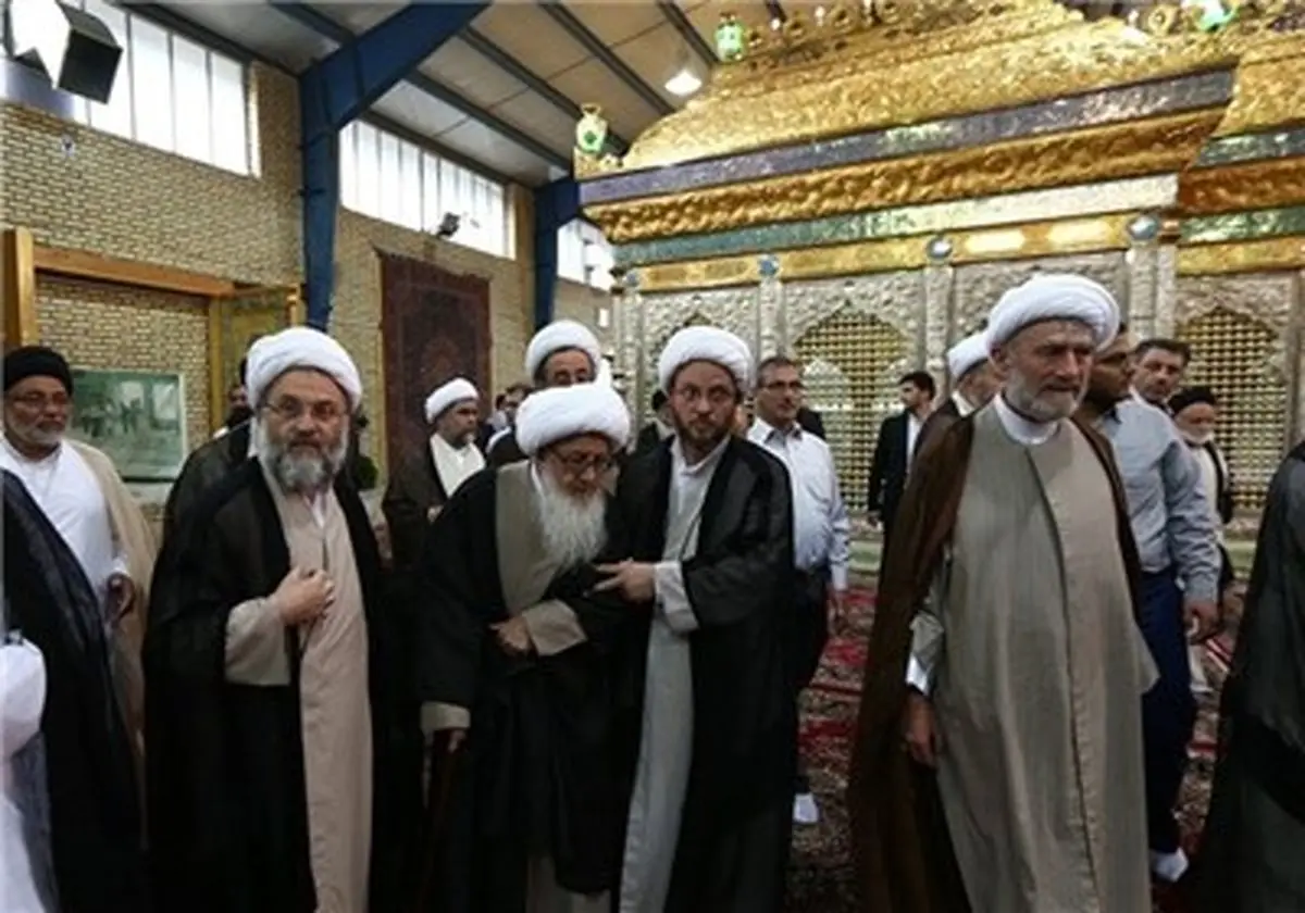 آیت‌الله وحید خراسانی از ضریح عسكریین(ع) بازدید كرد