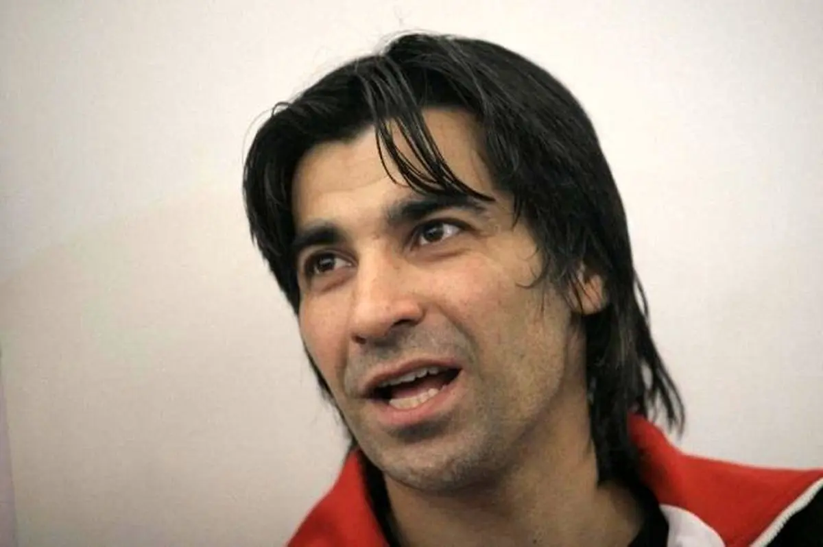 وحید شمسایی برای ادامه همکاری با تیم فوتسال دبیری تبریز به توافقات اولیه رسید