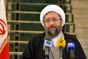 آملی لاریجانی: آیت‌الله مهدوی کنی از یاران دیرین امام و رهبری هستند