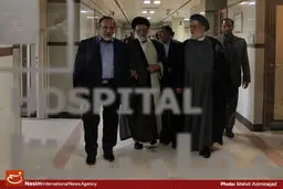 گزارش تصویری:: عیادت مسئولان نظام از آیت‌الله مهدوی کنی
