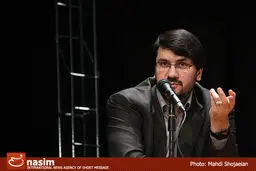 مهرداد بذرپاش: جوانان همچنان پای کار انقلاب هستند