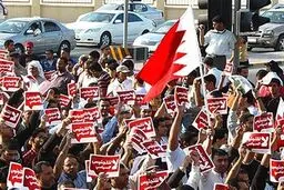 دادگاه بحرینی ۱۳ تظاهرکننده شیعه را به حبس طولانی محکوم کرد