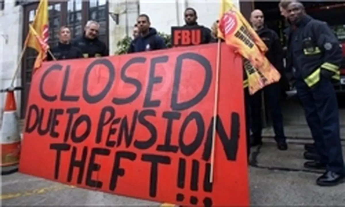 آتش نشان‌های انگلیس و ولز اعتصاب کردند