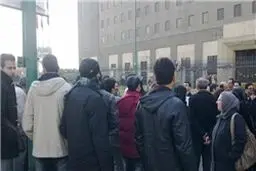 اعضای تعاونی مسکن کارگران برق تهران مقابل مجلس تجمع کردند