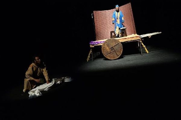 نمایش حسن وارسته به نفع مجید بهرامی و هنرمندان مبتلا به سرطان اجرا می‌شود