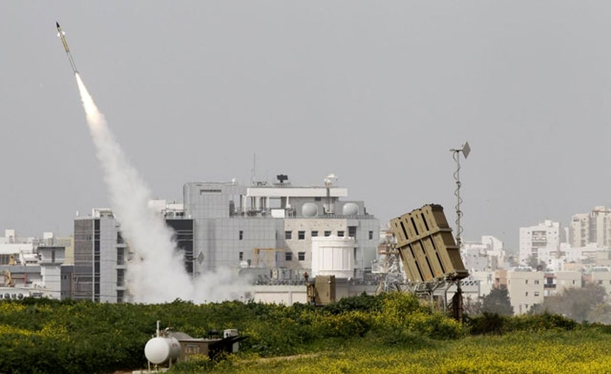 تلویزیون رژیم صهیونیستی از فعال شدن سامانه دفاع موشكی در نزدیكی مرزهای غزه خبر داد