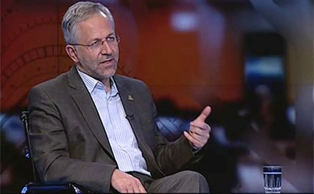 رئیس پژوهشکده پولی و بانکی: تولید کردن راه خروج از رکود است