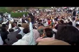 صدها پاکستانی در اعتراض به ممنوعیت سفر شیعیان این كشور به ایران تظاهرات کردند