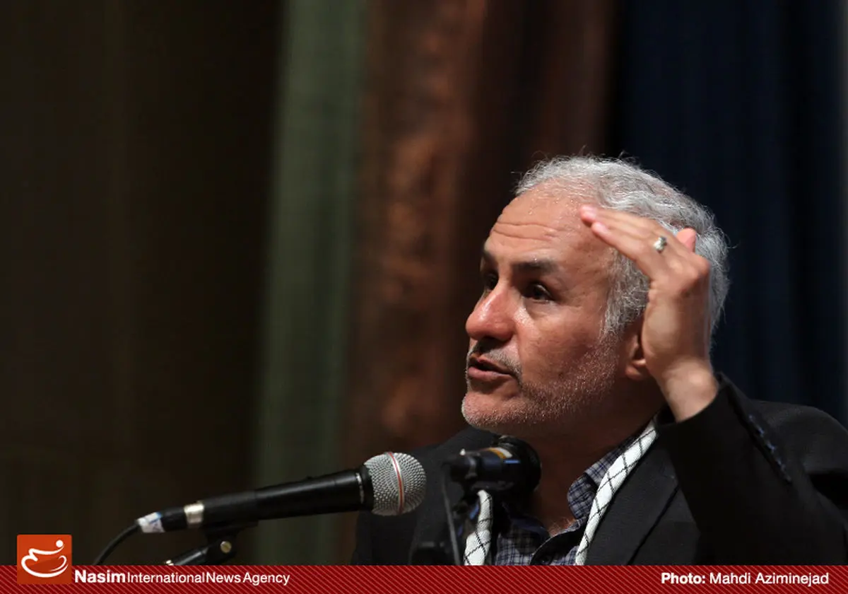 حسن عباسی: با تغییر مسئولان "بی‌دین" به "با دین"، سیستم دینی نمیشود