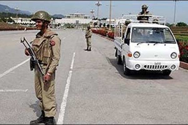 ارتش پاکستان برای مقابله با تهدیدات امنیتی، تدابیر امنیتی را در پایتخت تشدید کرد