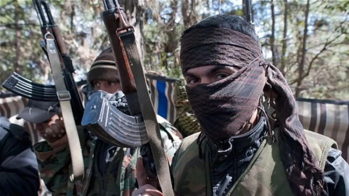 ارتش سوریه مواضع گروه‌های تروریستی در القلمون دمشق را بمباران کرد