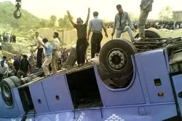 حال سه نفر از مصدومان حادثه واژگونی اتوبوس وخیم است