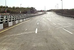 وزیر راه و شهرسازی: ۱۲۰۰ كیلومتر بزرگراه تا پایان سال تكمیل میشود