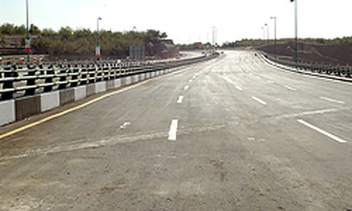 وزیر راه و شهرسازی: ۱۲۰۰ كیلومتر بزرگراه تا پایان سال تكمیل میشود