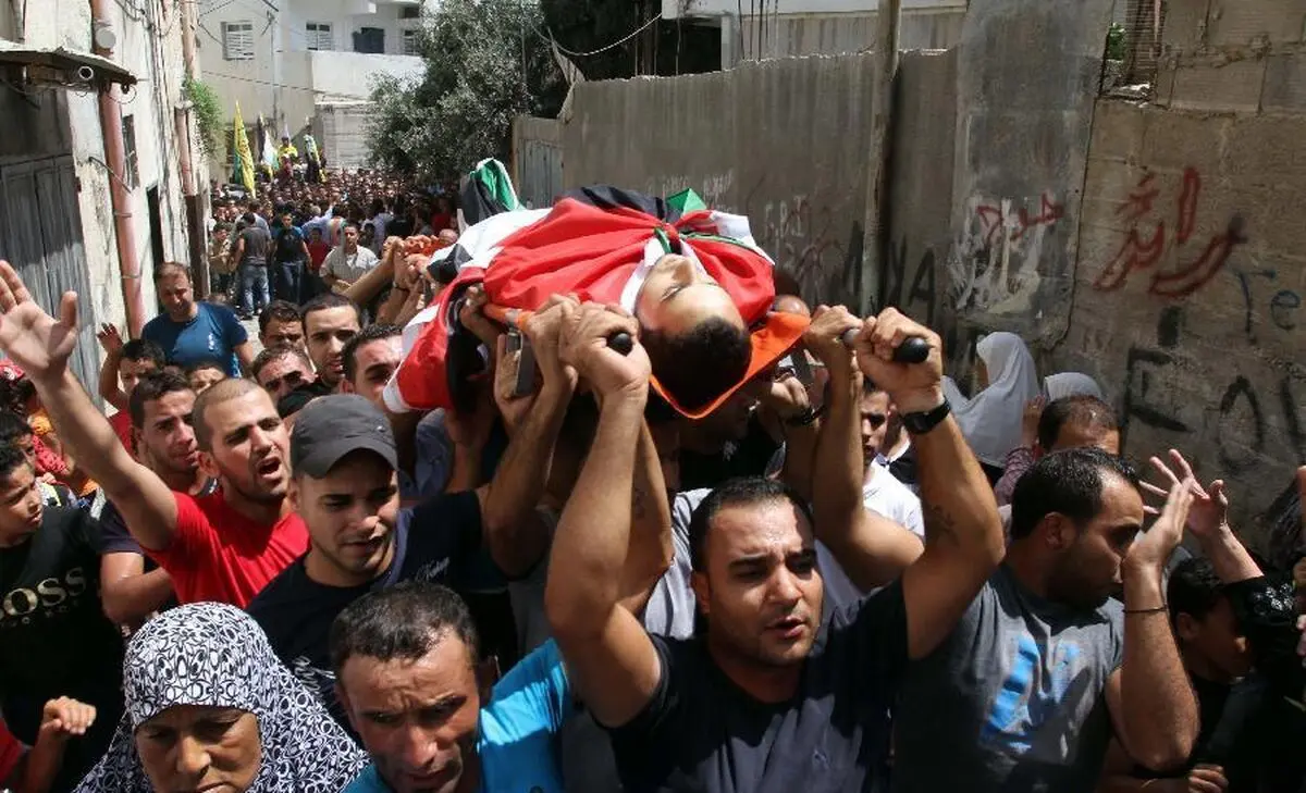 یک جوان فلسطینی توسط صهیونیست‌ها به شهادت رسید