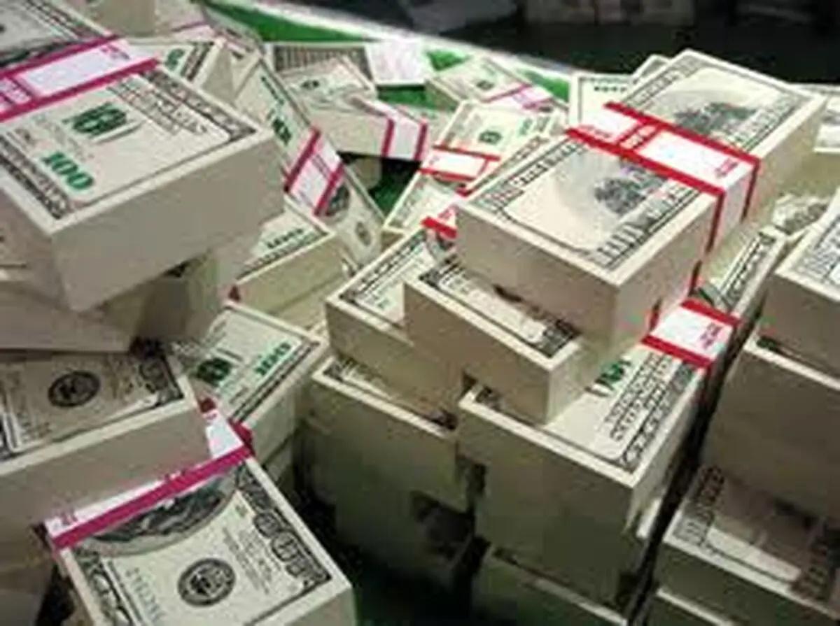 قیمت دلار در بازار پنج تومان افزایش یافت