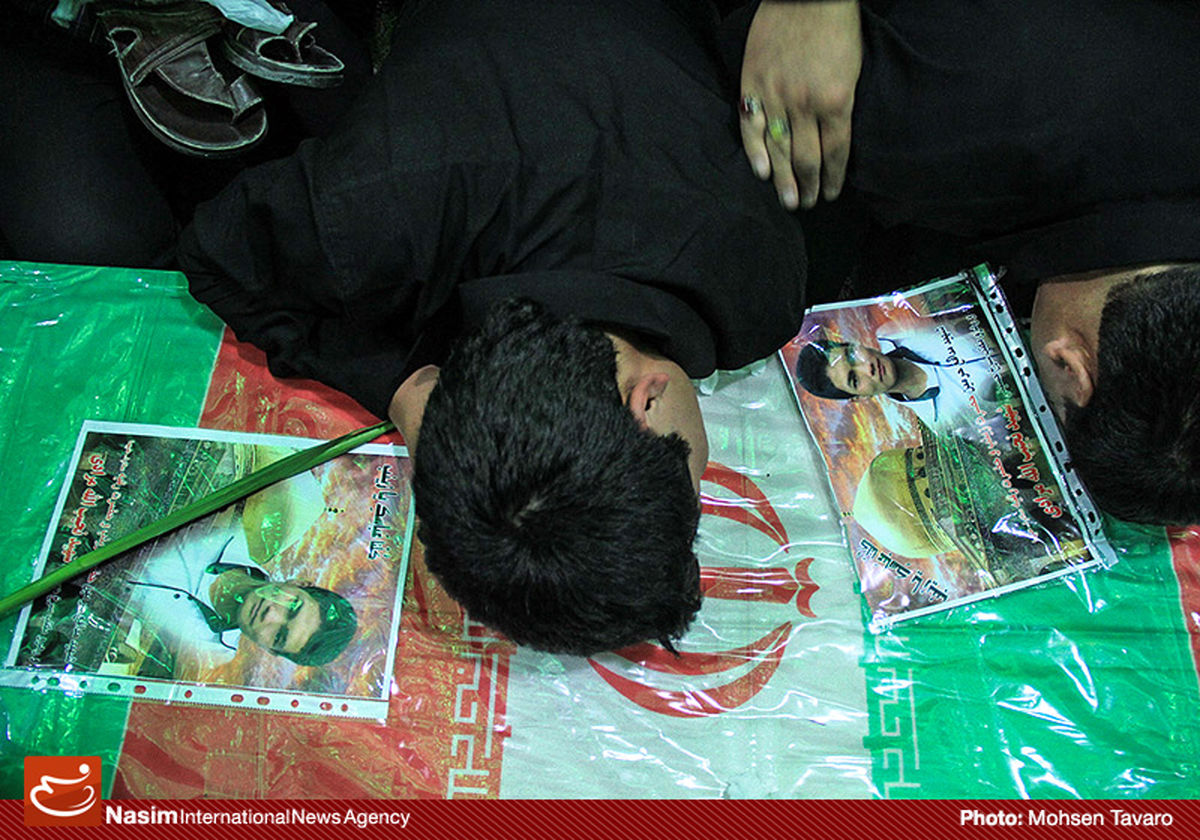 گزارش تصویری:: تشییع پیکر دو شهید داوطلب مدافع حرم در شیراز