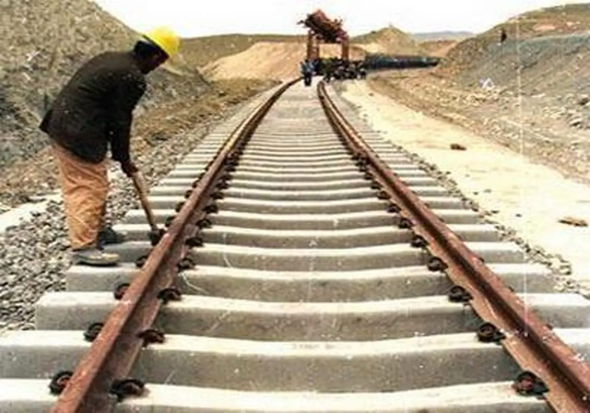 وزیر راه: به حدود یك میلیون و ۸۰۰ هزار تن ریل در سال های آینده نیاز داریم