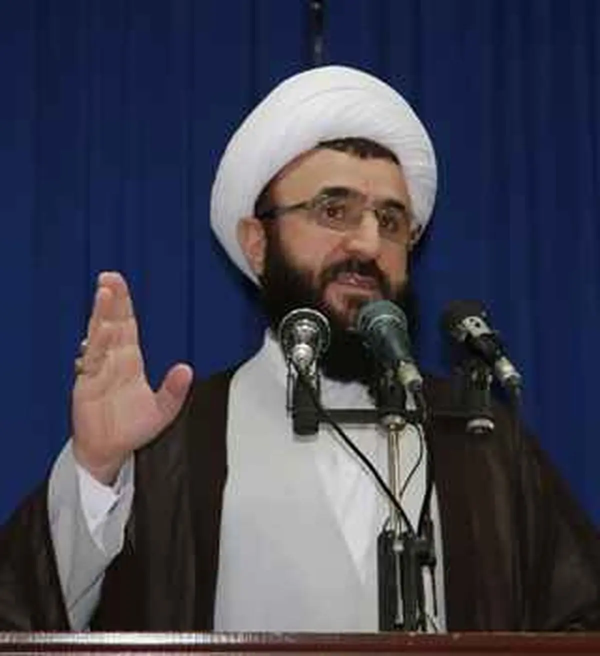 امام جمعه گرمی: پدیده شوم مواد مخدر دامن‌گیر جامعه جهانی شده است