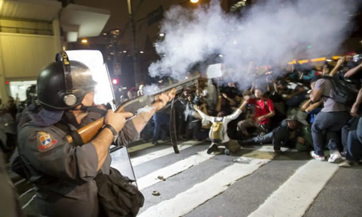 صدها برزیلی در "ریودوژانیرو" تظاهرات کردند