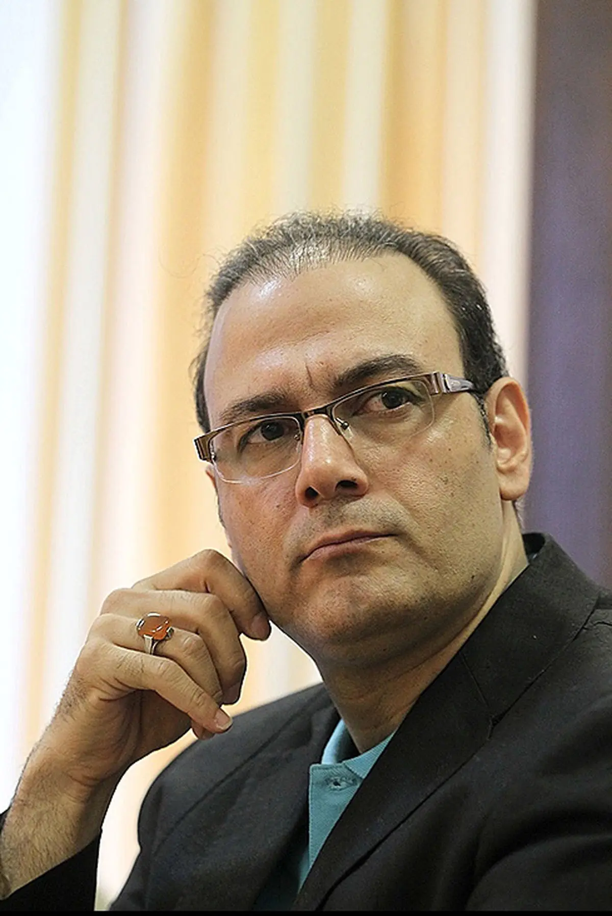 علیرضا قربانی: هیچ یک از خوانندگان نسل جدید نتوانستند جا پای قدیمی‌ترها بگذارند