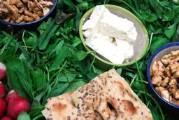 افطاری ساده در ایستگاه‌های مترو، پایانه‌های اتوبوسرانی و تاكسیرانی توزیع میشود