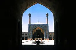 عضو كمیسیون اجتماعی مجلس: بودجه و امكانات مسجد برای تكمیل فعالیت‌هایشان كافی نیست