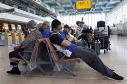 تلفن‌های هوشمند از این پس در فرودگاه‌های غربی مورد بازرسی قرار می‌گیرند