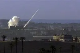 غزه پاسخ حملات هوایی صهیونیست‌ها را با موشک داد