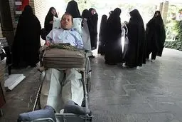 پروفسور یورگنز آلمانی برای معاینه جانبازان به تهران می‌آید