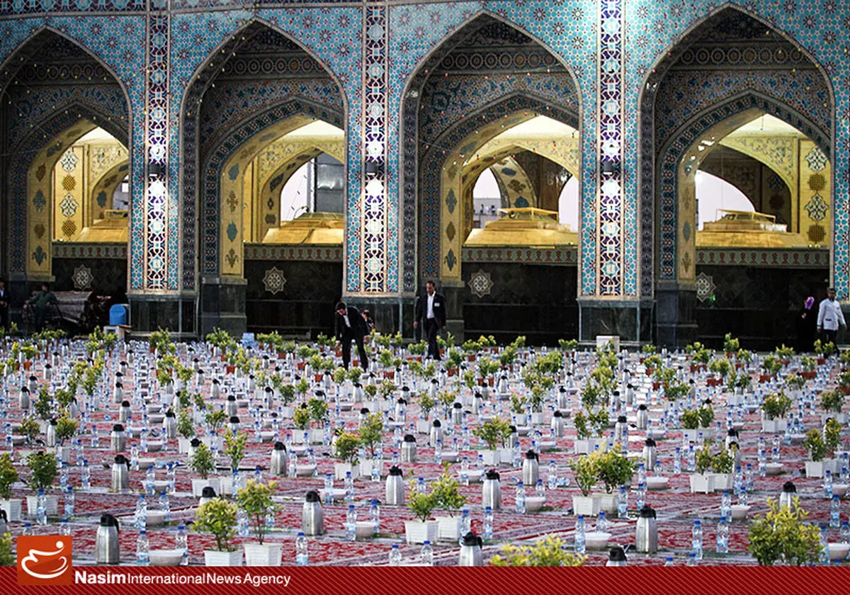 گزارش تصویری:: ضیافت افطار ماه مبارک رمضان در حرم رضوی