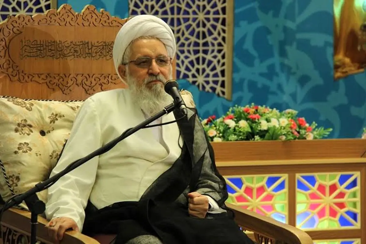 امام جمعه شیراز: گروه‌های تروریستی به نام دین عقل خود را تعطیل کرده‌اند